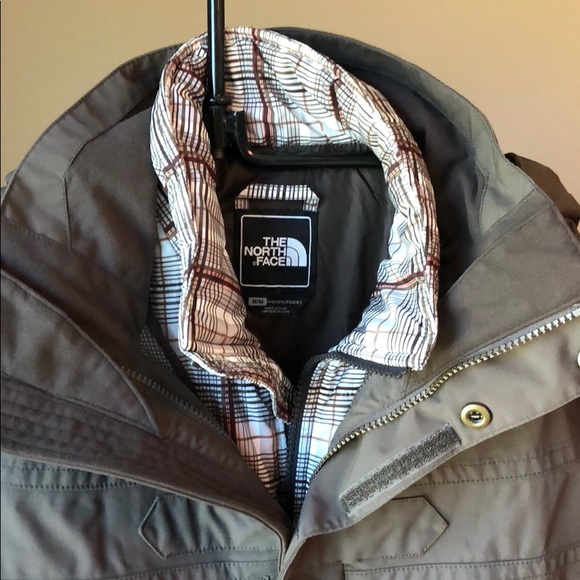 The North Face snowboarding jacket - Picture 2 of 5